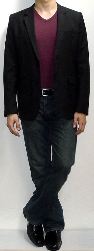 Smart Casual Black Blazer with Maroon V-Neck T-Shirt Dark Blue Jeans and Black Loafers Outfit